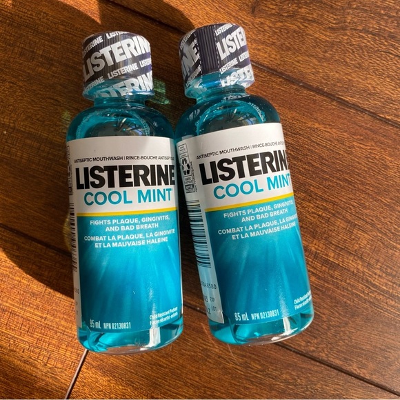 Listerine Cool Mint (2 travel size bottles) - Picture 1 of 5